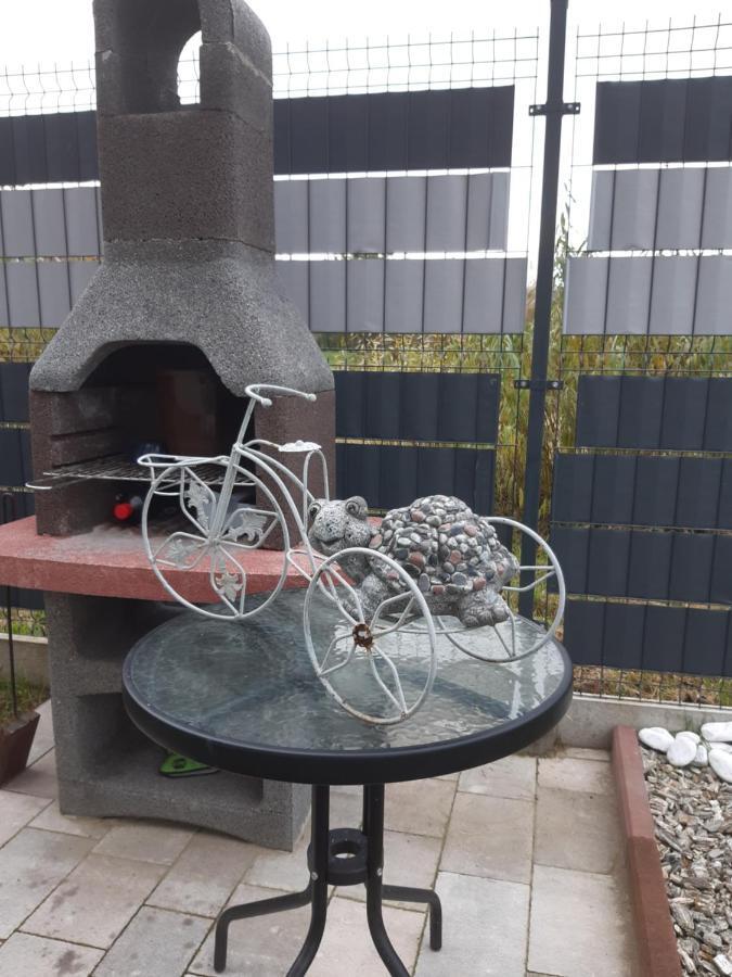 Maly Apartamencik Teo Rewal Exteriör bild